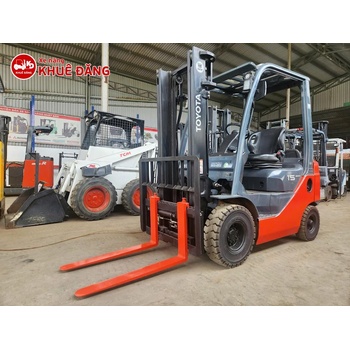 Xe nâng máy dầu 1.5 tấn Toyota 02-8FD15, nâng cao 3m