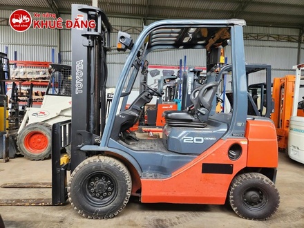 Xe Nâng 2 Tấn Toyota 02-8FD20 qua sử dụng