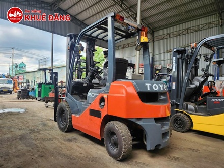 Xe Nâng 2 Tấn Toyota 02-8FD20 qua sử dụng